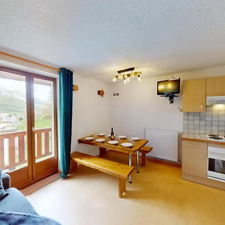 Les Neiges Apartment *