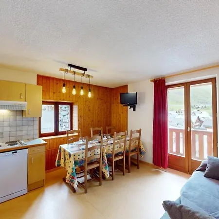 Les Neiges Apartment *